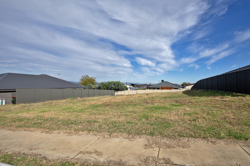 Photo - 13 Mckay Place, North Tamworth NSW 2340 - Image 4