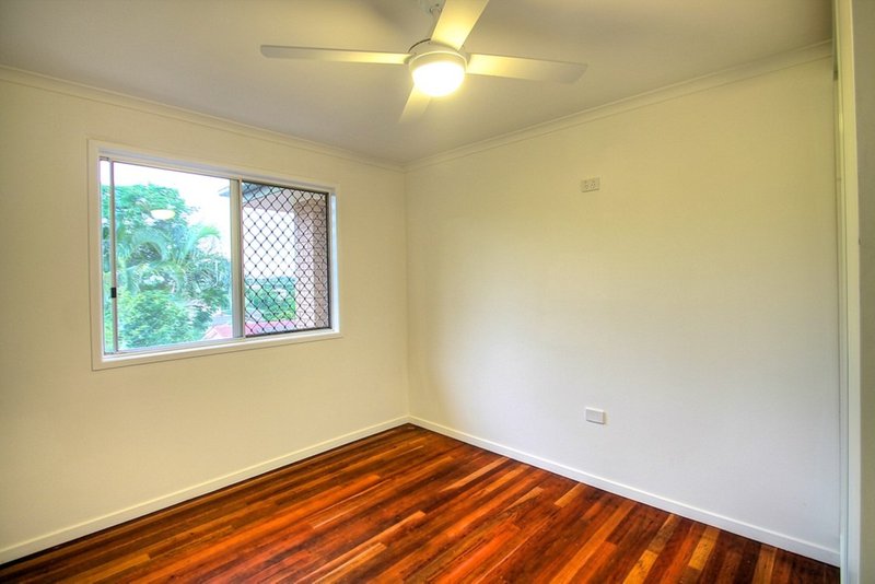 Photo - 13 Mckenzie Street, Bundamba QLD 4304 - Image 9