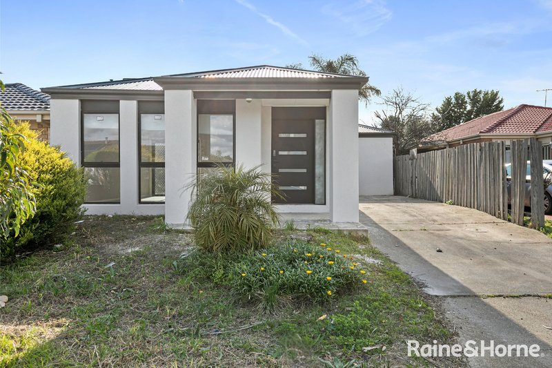 13 Mclaurin Avenue, Roxburgh Park VIC 3064