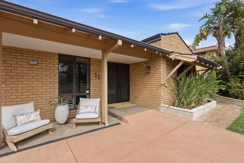 Photo - 13 Mcmahon Way, Kardinya WA 6163 - Image 4