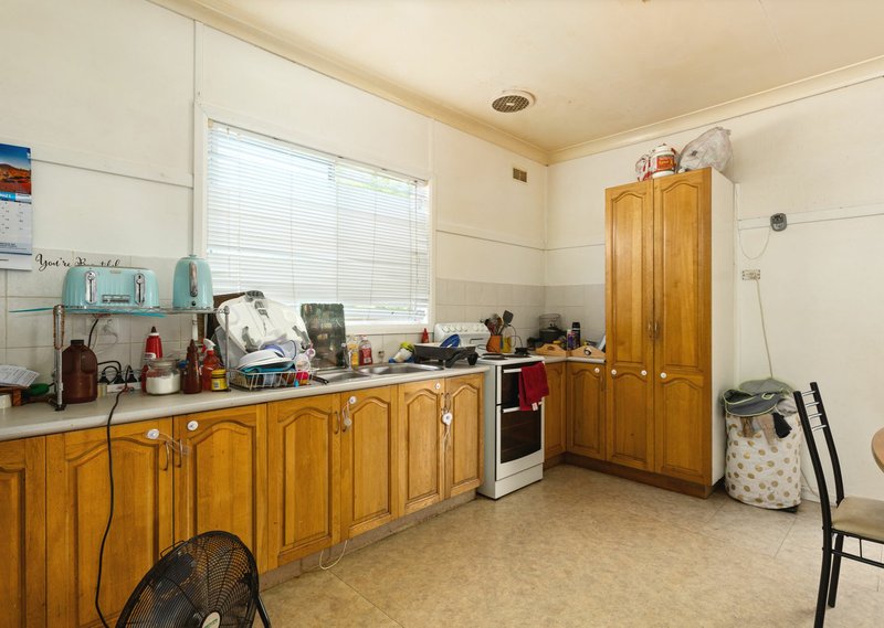 Photo - 13 Mcpherson Street, Wingham NSW 2429 - Image 2