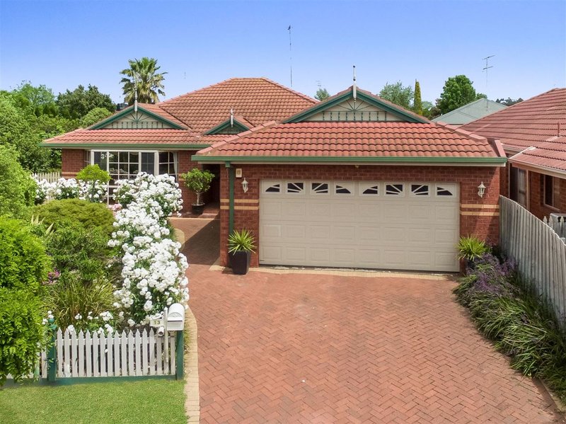 13 Mcquinn Close, Lovely Banks VIC 3213