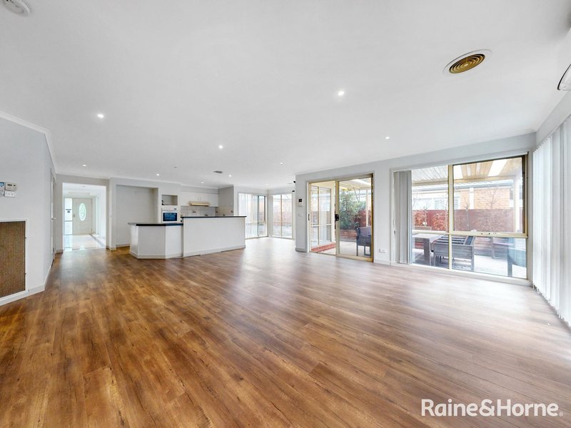 Photo - 13 Meadow Way, Tarneit VIC 3029 - Image 10