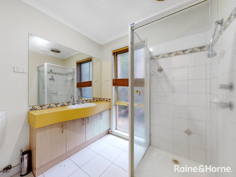 Photo - 13 Meadow Way, Tarneit VIC 3029 - Image 11