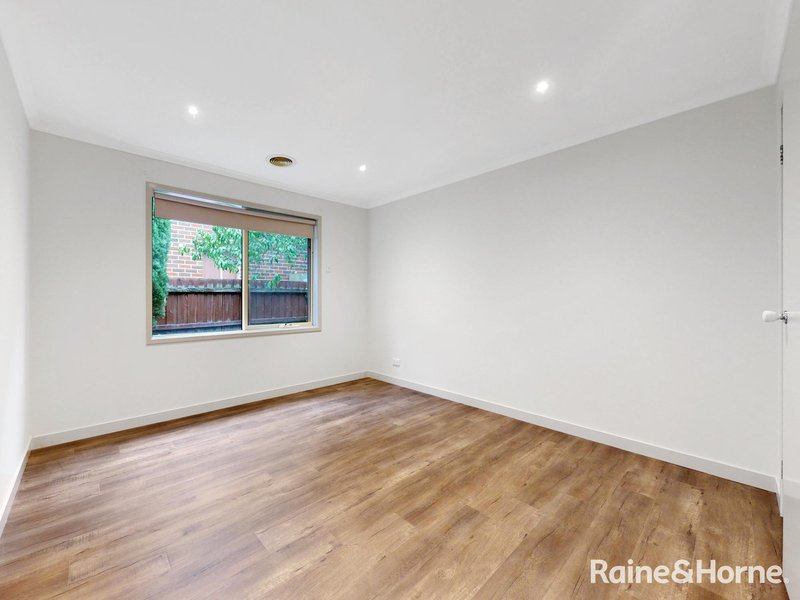 Photo - 13 Meadow Way, Tarneit VIC 3029 - Image 15