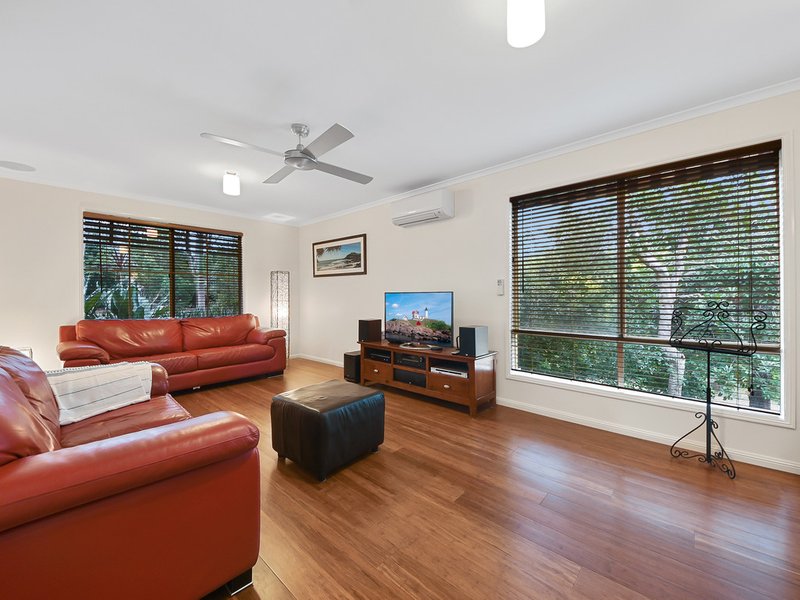 Photo - 13 Meadowood Close, Highvale QLD 4520 - Image 5