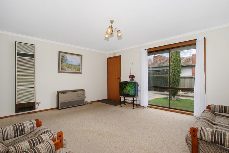 Photo - 1/3 Meadows Avenue, Benalla VIC 3672 - Image 5