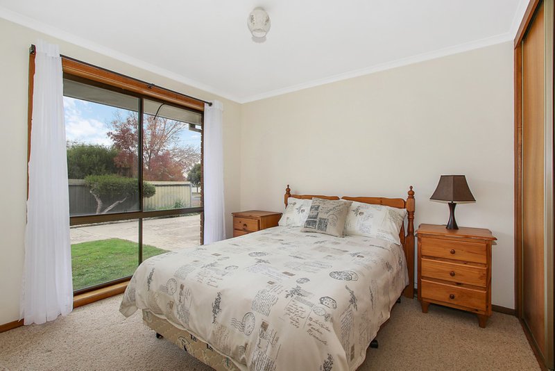 Photo - 1/3 Meadows Avenue, Benalla VIC 3672 - Image 6