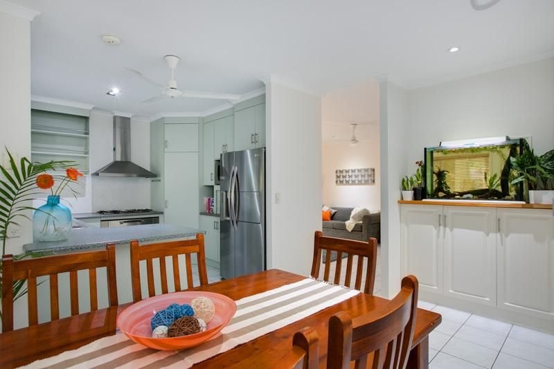 Photo - 13 Meander Close, Brinsmead QLD 4870 - Image 9