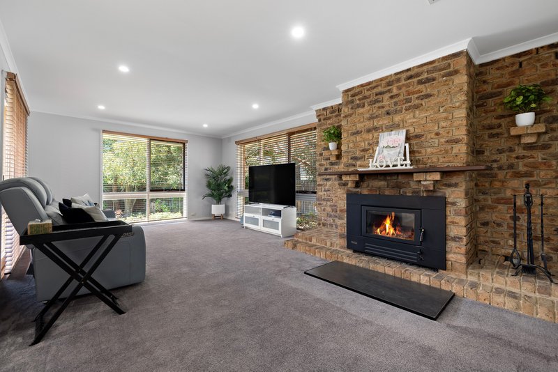 Photo - 13 Melanie Close, Wantirna South VIC 3152 - Image 4