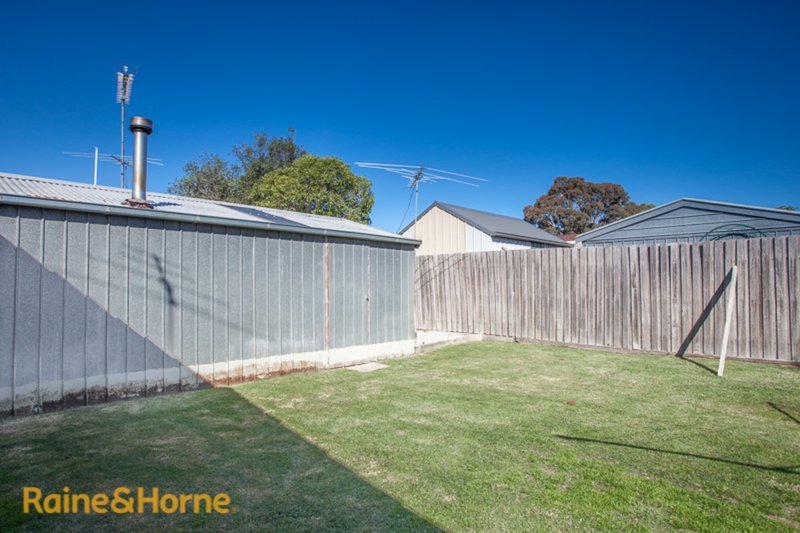 Photo - 13 Melba Avenue, Sunbury VIC 3429 - Image 12