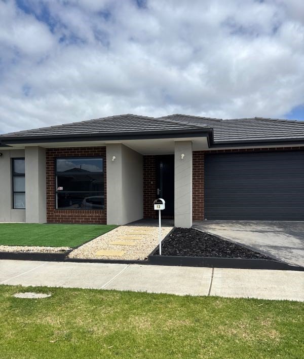 Photo - 13 Mendocino Crescent, Tarneit VIC 3029 - Image 2