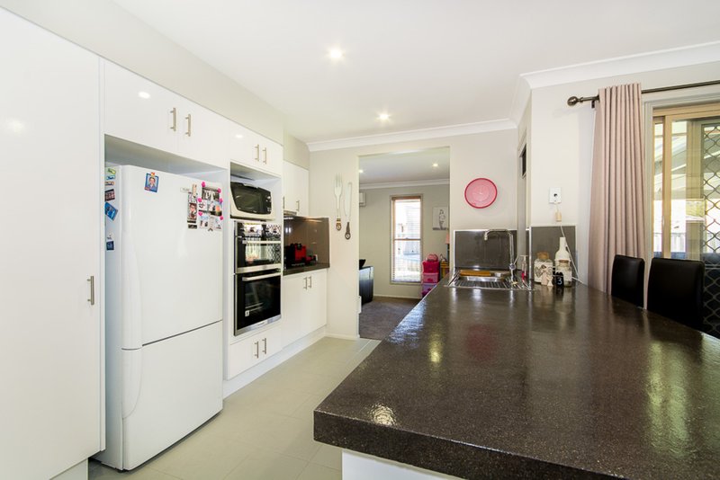 Photo - 13 Meriden Place, Boondall QLD 4034 - Image 5