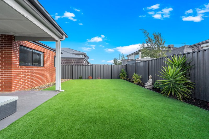 Photo - 13 Merrica Court, Craigieburn VIC 3064 - Image 17