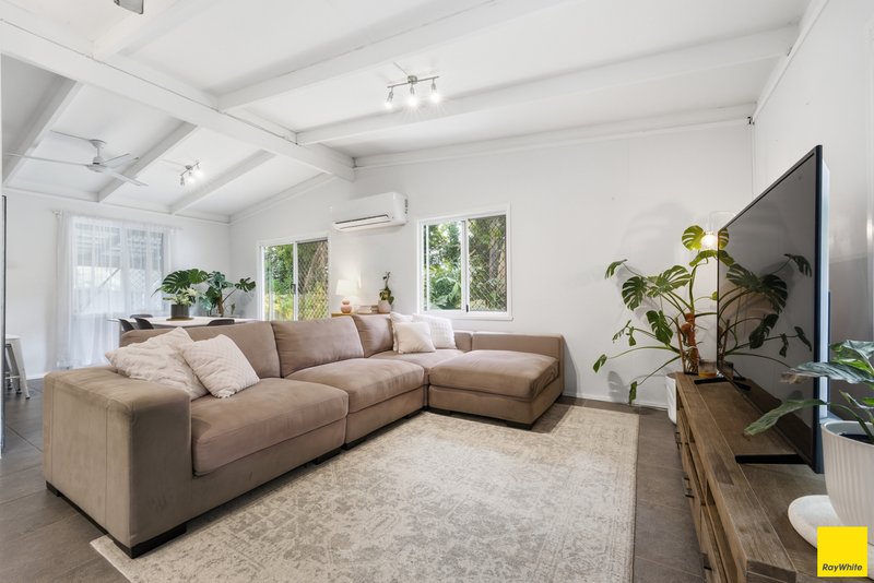 Photo - 13 Merrybrook Street, Freshwater QLD 4870 - Image 3