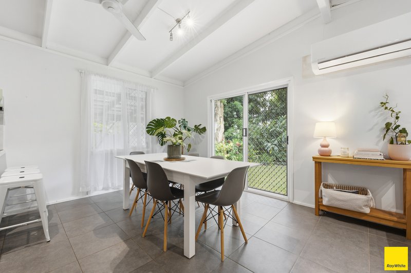 Photo - 13 Merrybrook Street, Freshwater QLD 4870 - Image 9