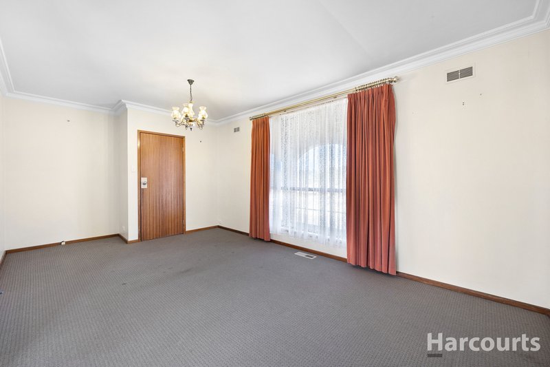 Photo - 13 Merton Court, Newborough VIC 3825 - Image 2