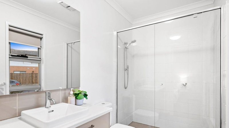 Photo - 13 Metropolis Way, Donnybrook VIC 3064 - Image 10