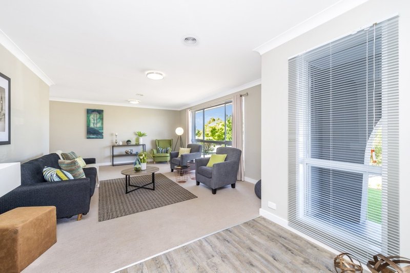 Photo - 13 Michell Street, Monash ACT 2904 - Image 5