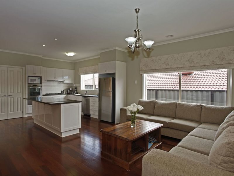 Photo - 13 Michigan Grange, Pakenham VIC 3810 - Image 8