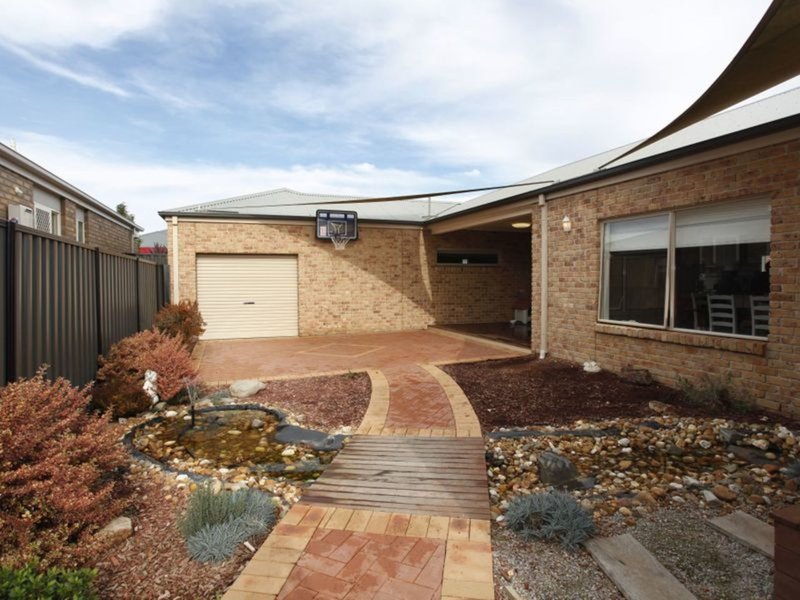 Photo - 13 Michigan Grange, Pakenham VIC 3810 - Image 18