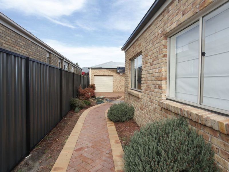 Photo - 13 Michigan Grange, Pakenham VIC 3810 - Image 21