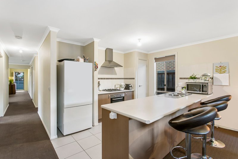 Photo - 13 Midnight Rise, Cranbourne East VIC 3977 - Image 4