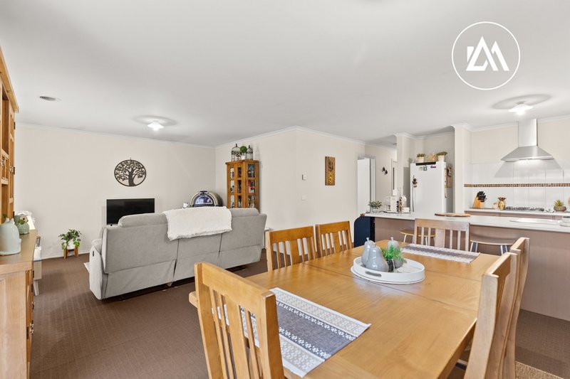 Photo - 13 Midnight Rise, Cranbourne East VIC 3977 - Image 6