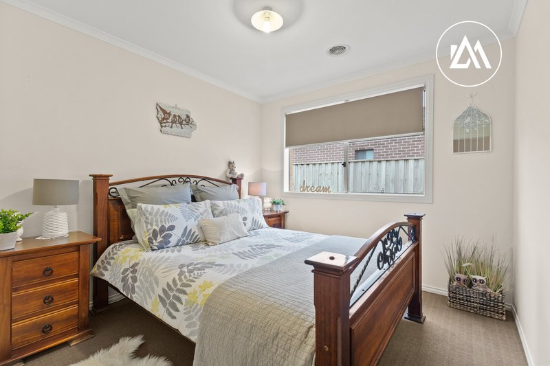 Photo - 13 Midnight Rise, Cranbourne East VIC 3977 - Image 11