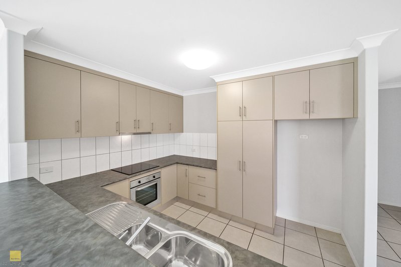 Photo - 13 Monsoon Terrace, Mount Sheridan QLD 4868 - Image 4