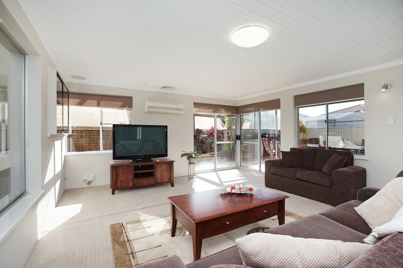 Photo - 13 Monterey Court, Kardinya WA 6163 - Image 23