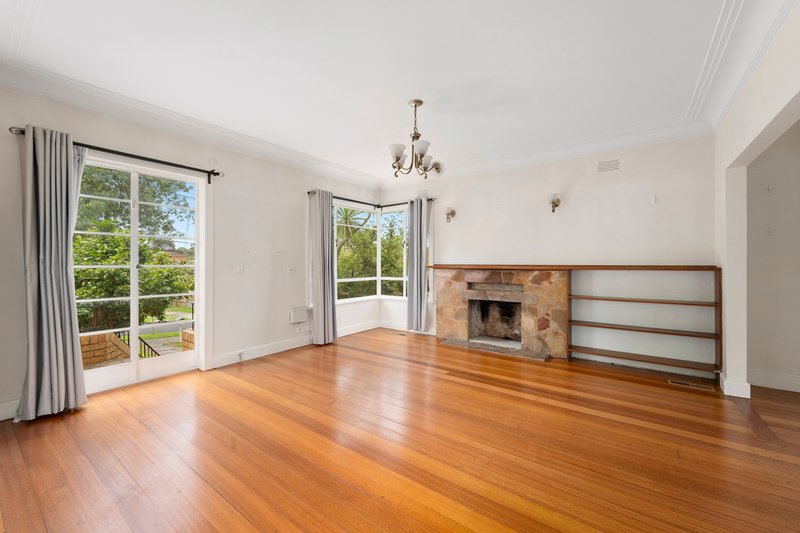 Photo - 13 Moorwatha Street, Macleod VIC 3085 - Image 2