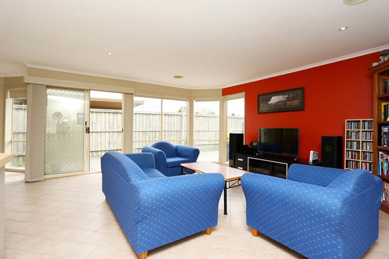 Photo - 13 Morgan Court, Roxburgh Park VIC 3064 - Image 7