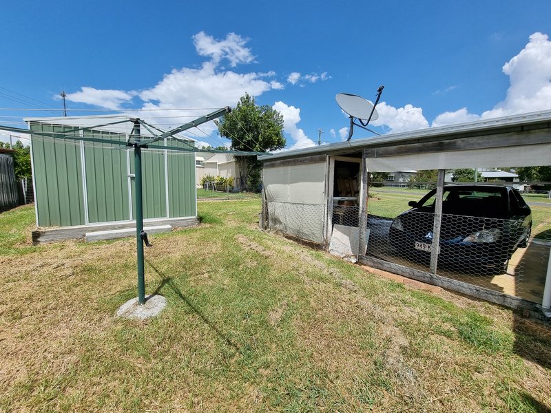 Photo - 13 Morse St , Monto QLD 4630 - Image 4