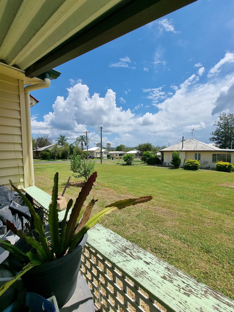 Photo - 13 Morse St , Monto QLD 4630 - Image 15