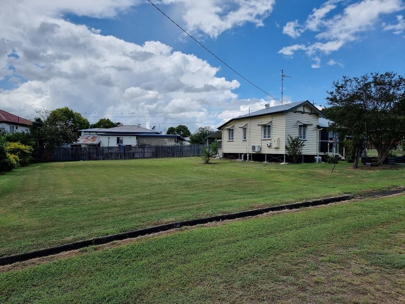 Photo - 13 Morse St , Monto QLD 4630 - Image 19