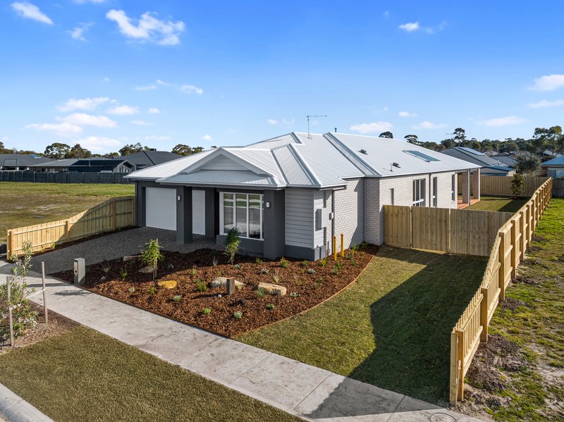 Photo - 13 Mountain Ash Close, Inverloch VIC 3996 - Image 1