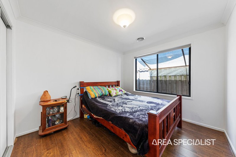 Photo - 13 Mountford Rise, Pakenham VIC 3810 - Image 9