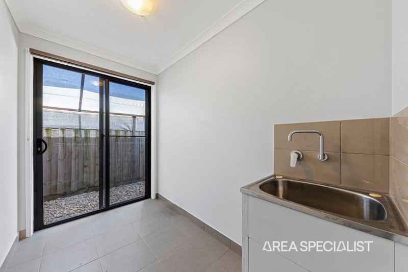 Photo - 13 Mountford Rise, Pakenham VIC 3810 - Image 13