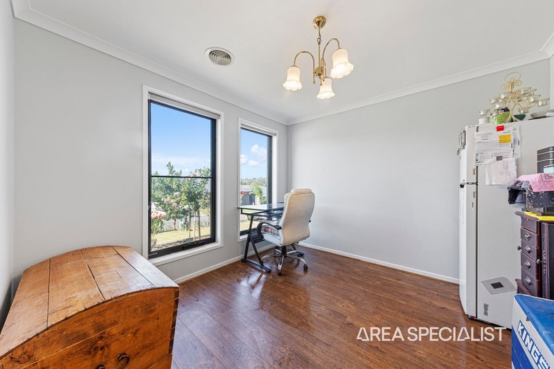 Photo - 13 Mountford Rise, Pakenham VIC 3810 - Image 17