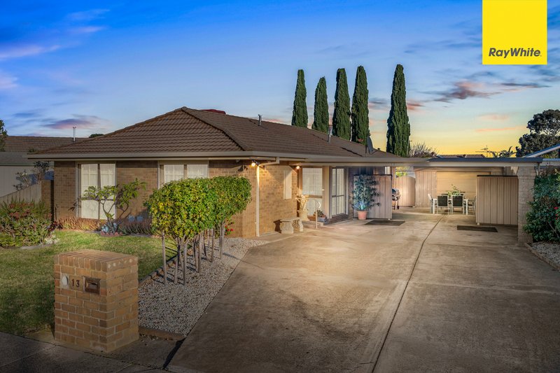Photo - 13 Mowbray Crescent, Kurunjang VIC 3337 - Image 1