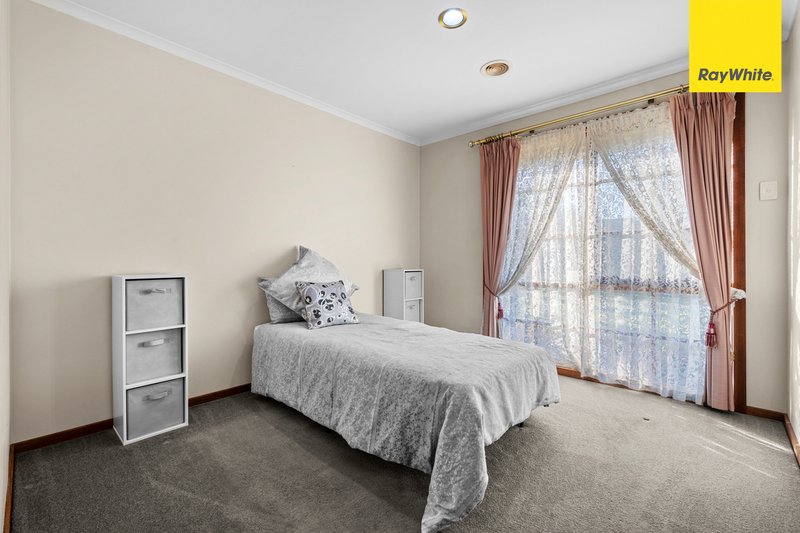 Photo - 13 Mowbray Crescent, Kurunjang VIC 3337 - Image 3
