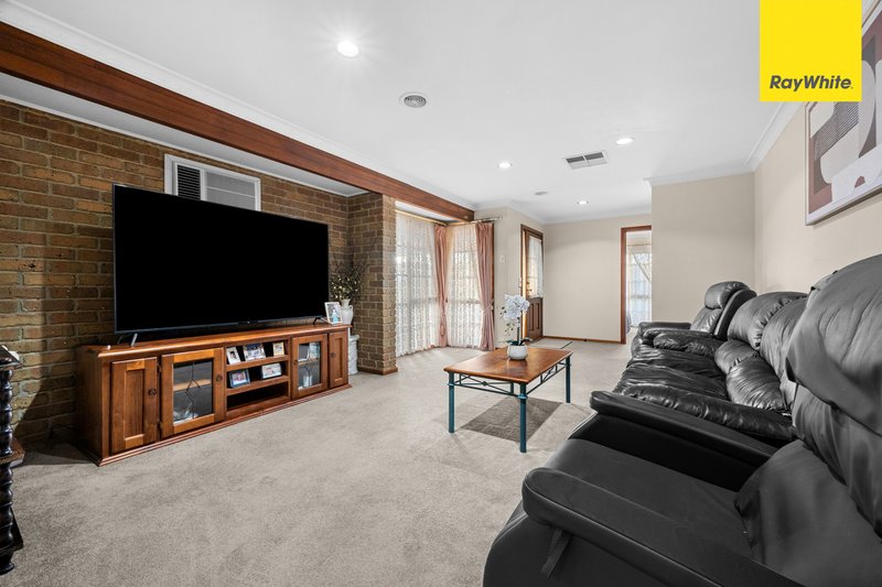 Photo - 13 Mowbray Crescent, Kurunjang VIC 3337 - Image 7