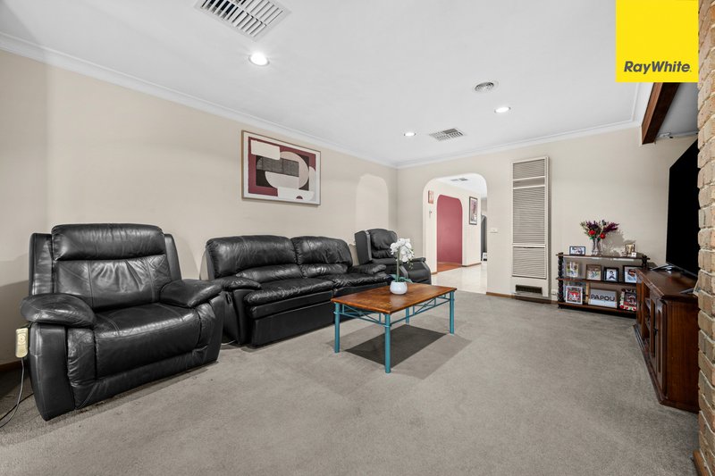 Photo - 13 Mowbray Crescent, Kurunjang VIC 3337 - Image 9