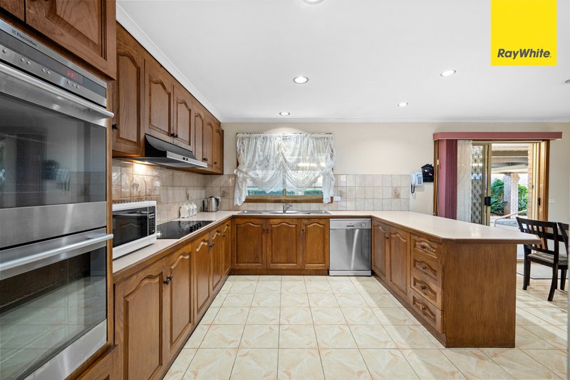 Photo - 13 Mowbray Crescent, Kurunjang VIC 3337 - Image 11