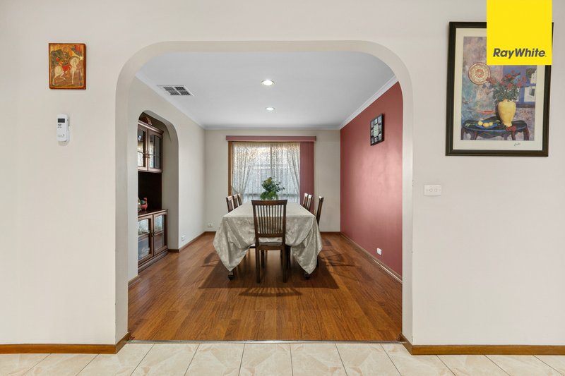 Photo - 13 Mowbray Crescent, Kurunjang VIC 3337 - Image 15
