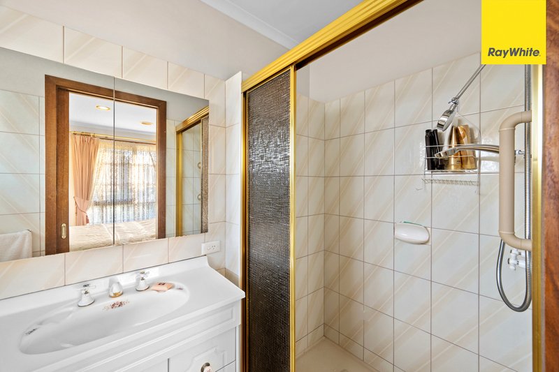 Photo - 13 Mowbray Crescent, Kurunjang VIC 3337 - Image 18