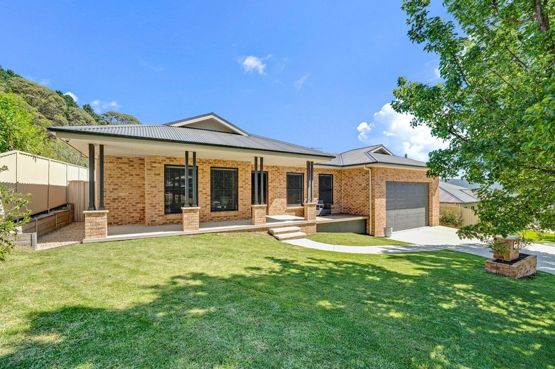 Photo - 13 Munbinga Drive, Lithgow NSW 2790 - Image 2