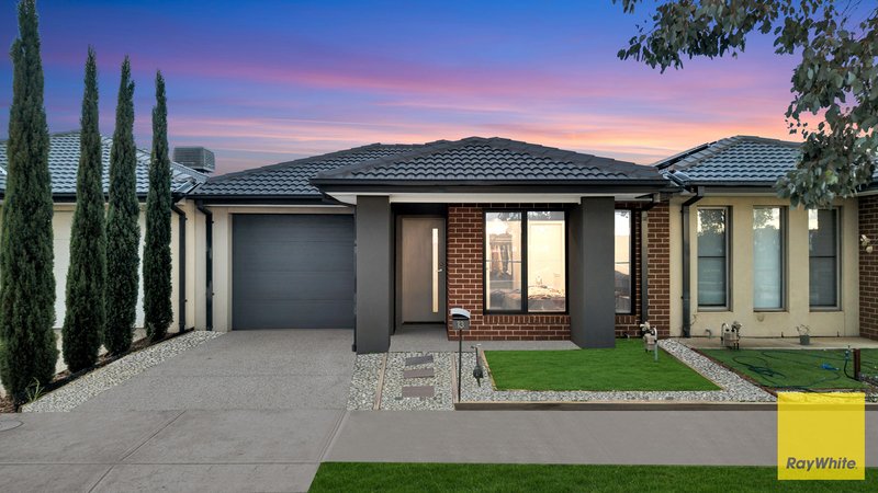 Photo - 13 Namadgi Crescent, Truganina VIC 3029 - Image 1