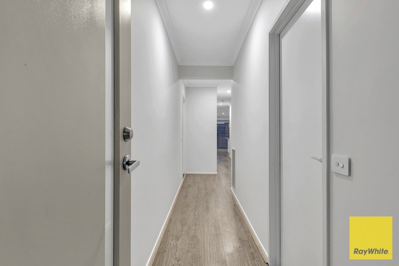 Photo - 13 Namadgi Crescent, Truganina VIC 3029 - Image 3